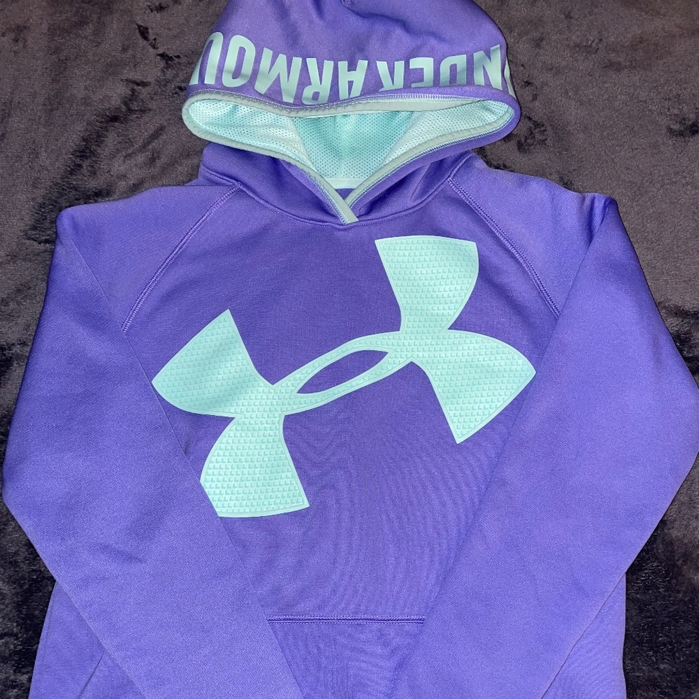 Under Armour sweatshirt